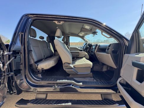 Used 2022 Ford F250 XL w/ STX Appearance Package image 27