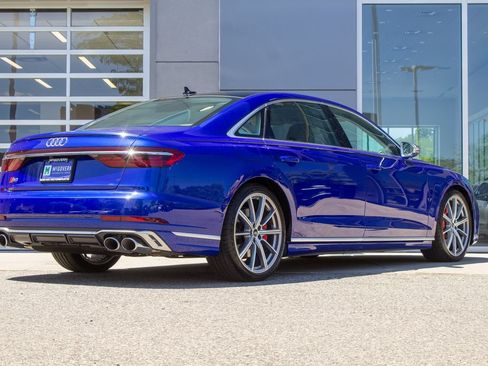 Used 2023 Audi S8 w/ S8 Comfort Plus Package AWD/4WD image 10