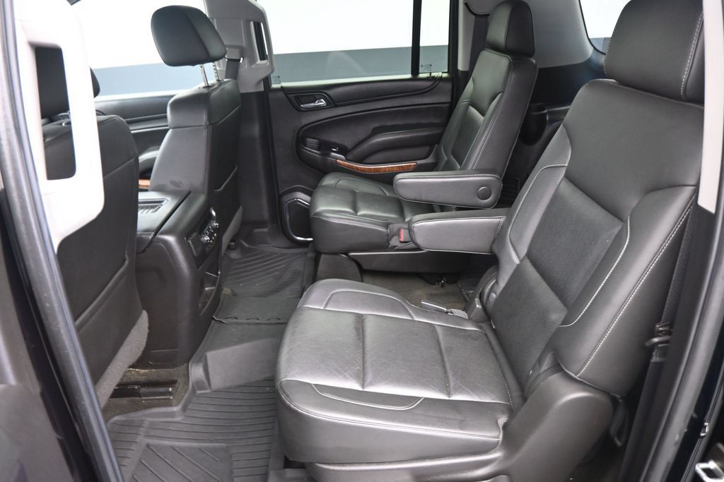 Used 2018 Chevrolet Suburban Premier AWD/4WD image 12