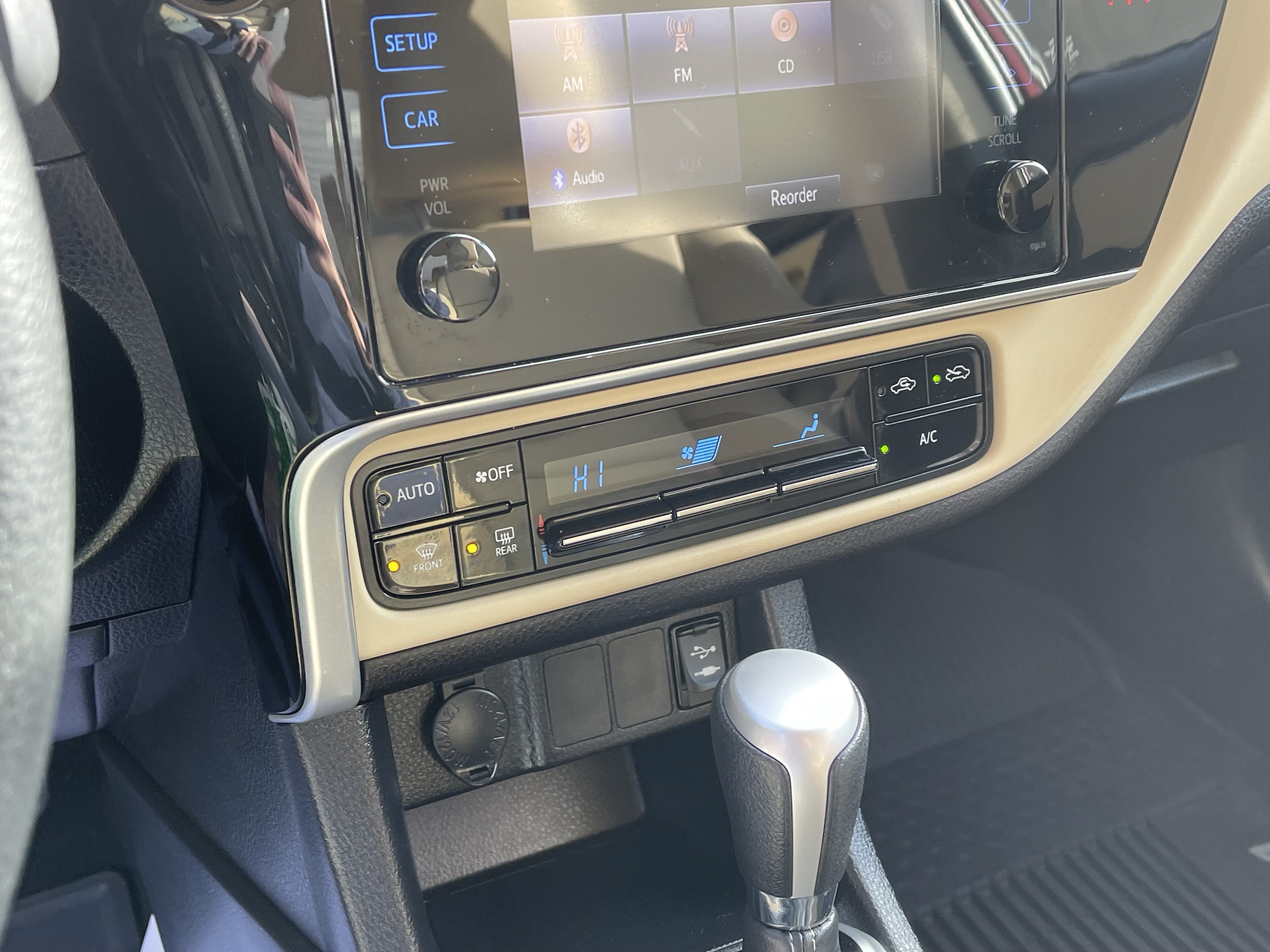 Certified 2019 Toyota Corolla LE FWD image 22