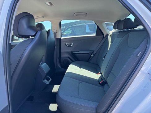 New 2025 Kia K4 LXS image 8