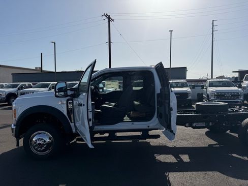 New 2026 Ford F550 4x4 Supercab Super Duty image 13