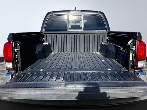 Used 2019 Toyota Tacoma SR5 image 19