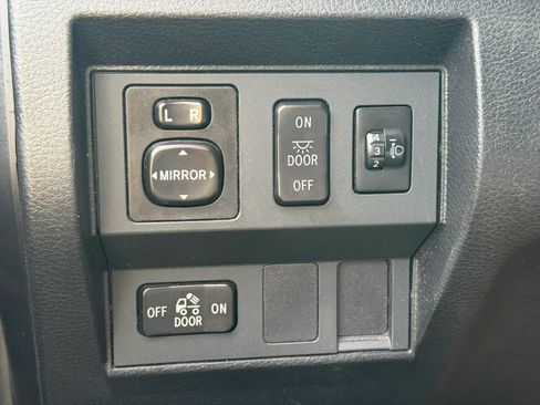 Used 2014 Toyota Tundra SR5 w/ SR5 Upgrade Package RWD image 12