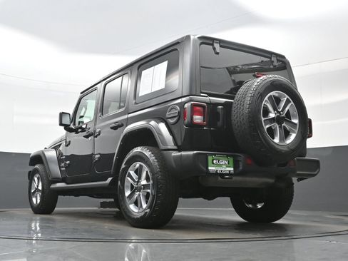 Used 2021 Jeep Wrangler Unlimited Sahara w/ Cold Weather Group AWD/4WD image 28