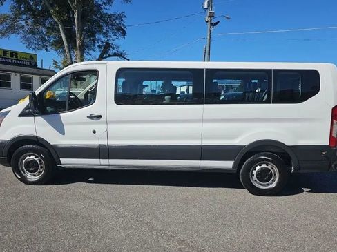 Used 2017 Ford Transit 350 XL image 4