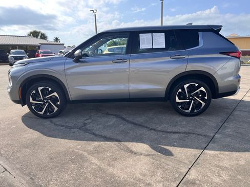 Used 2022 Mitsubishi Outlander SE image 6