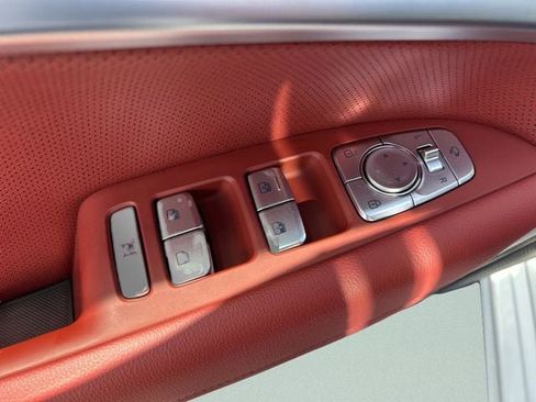 Used 2025 Genesis G70 2.5T w/ Sport Prestige Package image 19