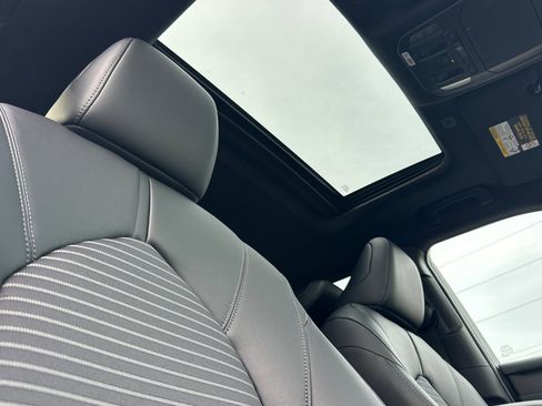 New 2026 Toyota Highlander XSE image 16