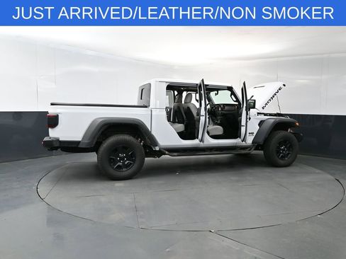 Used 2021 Jeep Gladiator Mojave AWD/4WD image 25