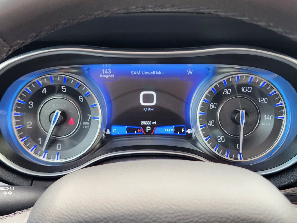 Used 2023 Chrysler 300 Touring w/ Sport Appearance Package RWD image 19