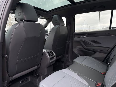 New 2026 Volkswagen Tiguan SE R-Line FWD image 13
