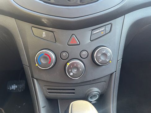 Used 2016 Chevrolet Trax LS image 30