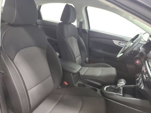 Used 2024 Kia Forte LXS FWD image 9