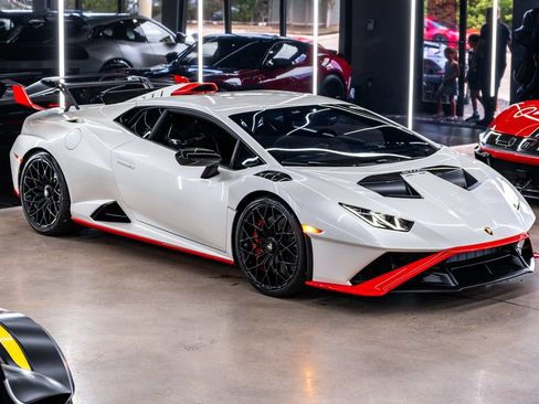 Used 2024 Lamborghini Huracan STO RWD image 1