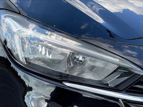 Used 2021 Buick Encore GX Select image 25