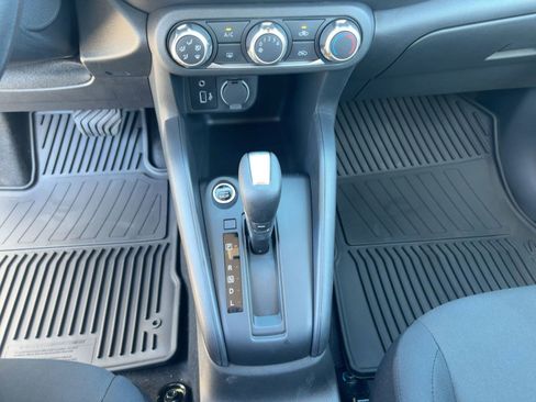 New 2025 Nissan Kicks S image 17