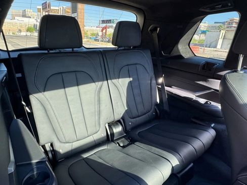 Used 2021 BMW X7 xDrive40i w/ Premium Package image 18