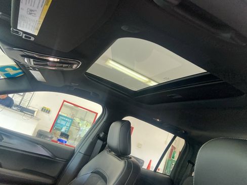 New 2025 Jeep Grand Cherokee 4WD image 33