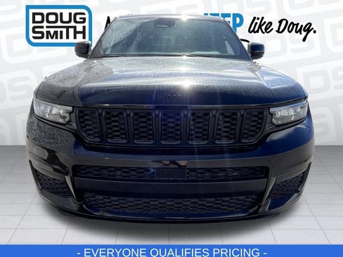 New 2025 Jeep Grand Cherokee L Altitude image 2