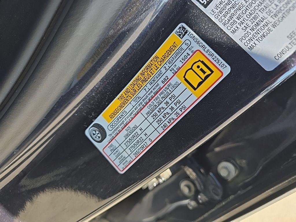Used 2025 Chevrolet Suburban High Country w/ Sun And Tow Package AWD/4WD image 17
