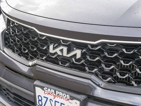 Used 2022 Kia Sorento S FWD image 6