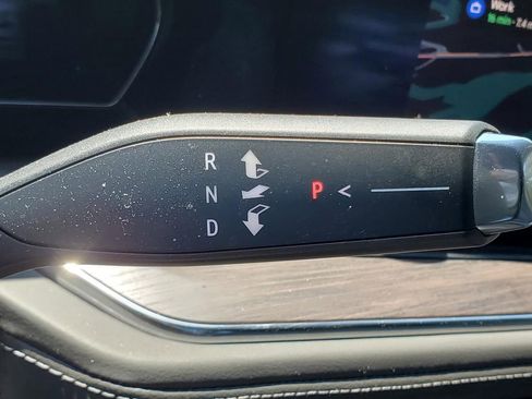 Used 2025 Chevrolet Tahoe Z71 w/ Comfort Package AWD/4WD image 32