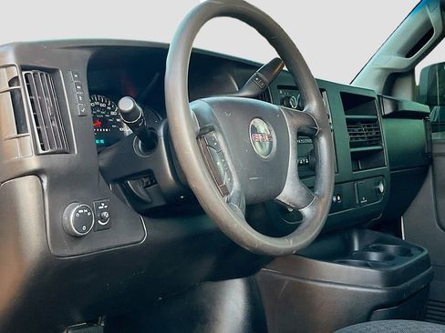 Used 2022 GMC Savana 2500 w/ Driver Convenience Package RWD image 9
