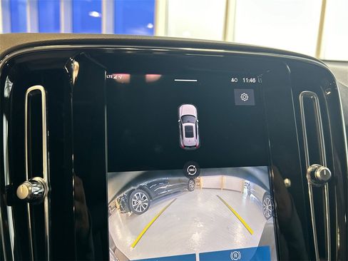 Certified 2023 Volvo XC40 B5 Plus w/ Driver Assist Package image 17