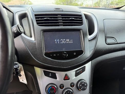 Used 2016 Chevrolet Trax LT w/ LT Convenience Package image 19