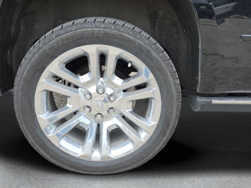 Used 2020 Chevrolet Tahoe Premier w/ Premier Plus Edition AWD/4WD image 25