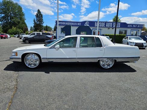 Used 1994 Cadillac Fleetwood Brougham RWD image 2