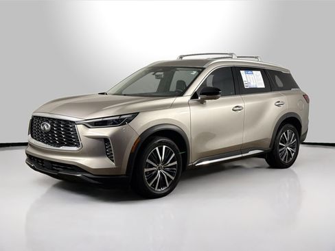 Used 2025 INFINITI QX60 Sensory w/ Vision Package AWD/4WD image 3