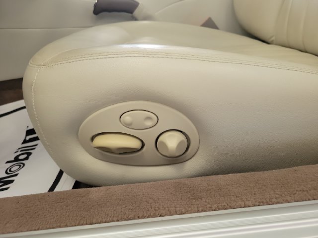Used 2000 Jaguar XJ8 RWD image 17