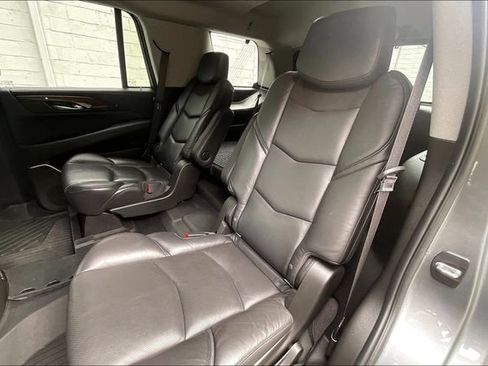 Used 2020 Cadillac Escalade Luxury w/ LPO, Radiant Package AWD/4WD image 26