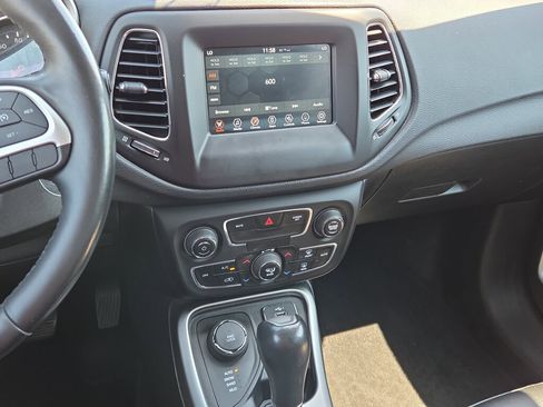 Used 2019 Jeep Compass Latitude w/ Cold Weather Group AWD/4WD image 24