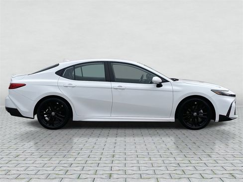 Certified 2025 Toyota Camry SE image 8