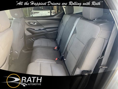 Used 2020 Chevrolet Traverse LS AWD/4WD image 18