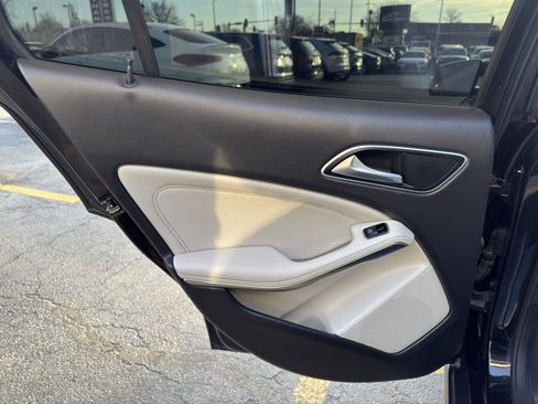 Used 2019 Mercedes-Benz GLA 250 4MATIC image 28