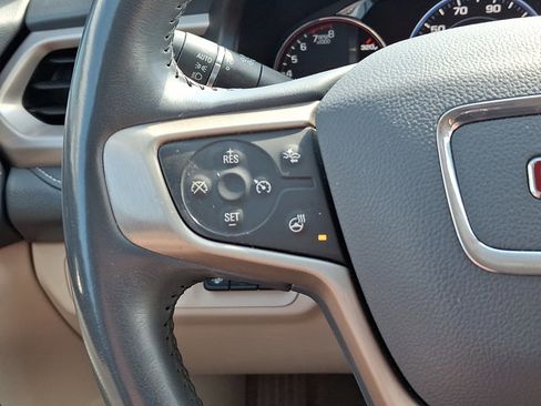 Used 2021 GMC Acadia Denali w/ Denali Ultimate Package AWD/4WD image 24