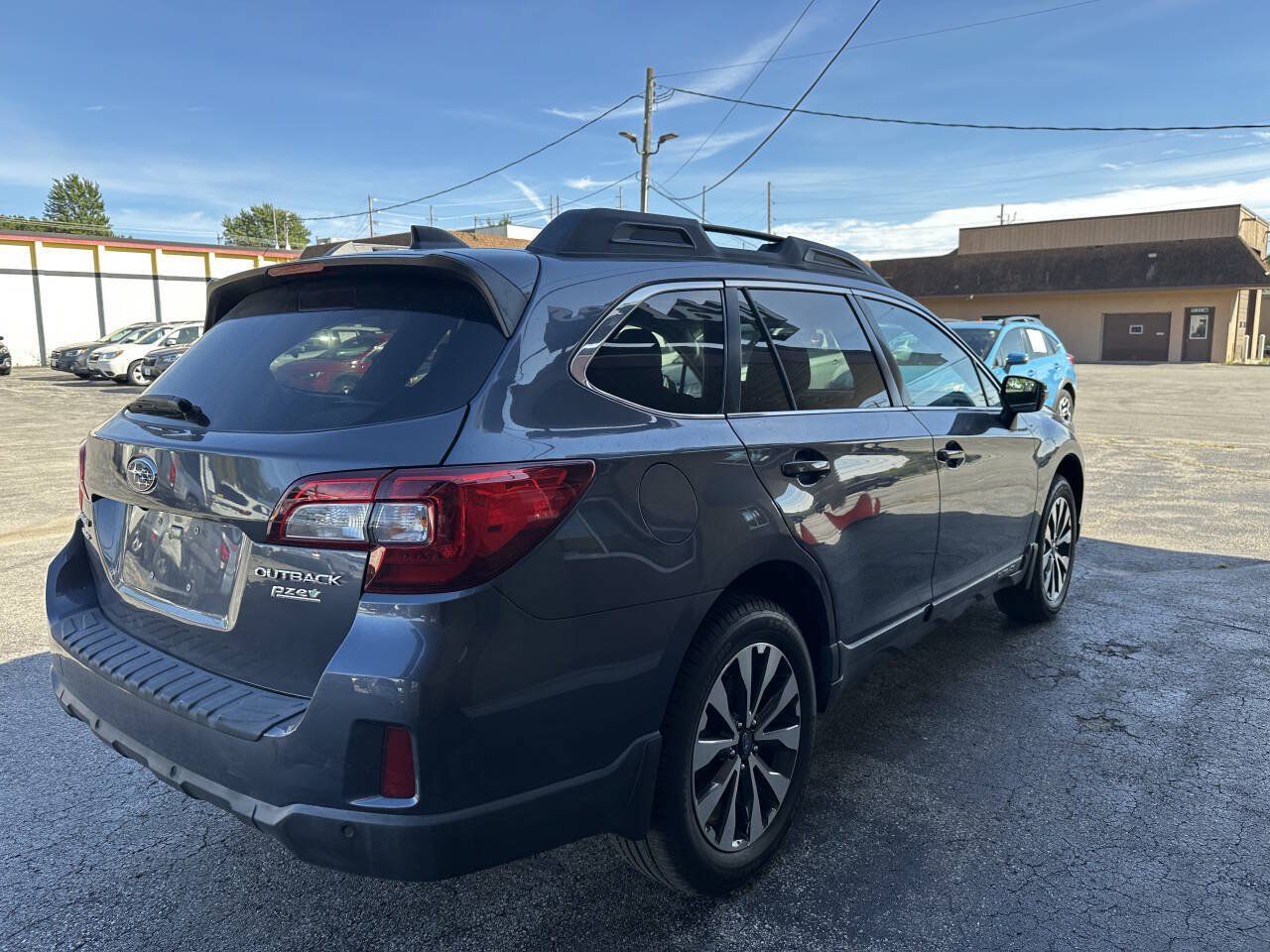 Used 2017 Subaru Outback 2.5i Limited AWD/4WD image 18