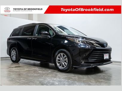 Used 2025 Toyota Sienna XLE