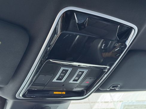 Used 2018 Land Rover Range Rover HSE image 42