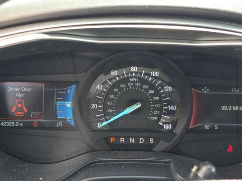 Used 2019 Ford Fusion SEL FWD image 15