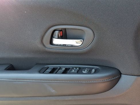 Used 2020 Honda HR-V LX image 25