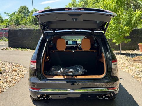 New 2026 Lincoln Aviator Black Label AWD/4WD image 16