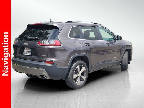 Used 2019 Jeep Cherokee Limited w/ Luxury Group FWD image 4
