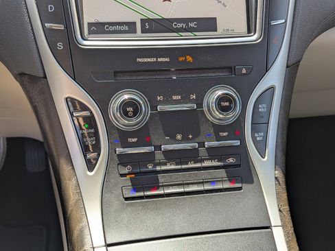 Used 2020 Lincoln Nautilus Reserve image 25