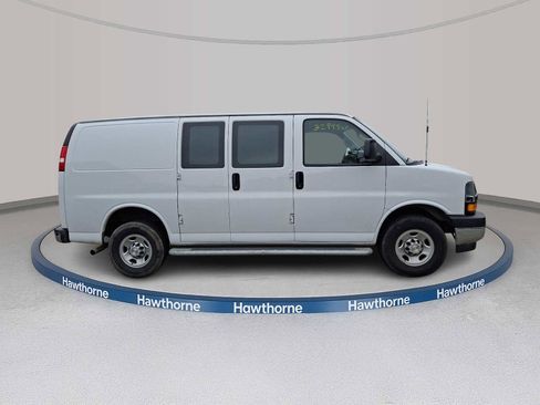 Used 2024 Chevrolet Express 2500 w/ Driver Convenience Package RWD image 7