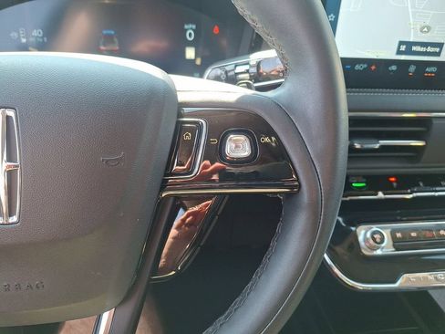 Certified 2023 Lincoln Corsair AWD image 22